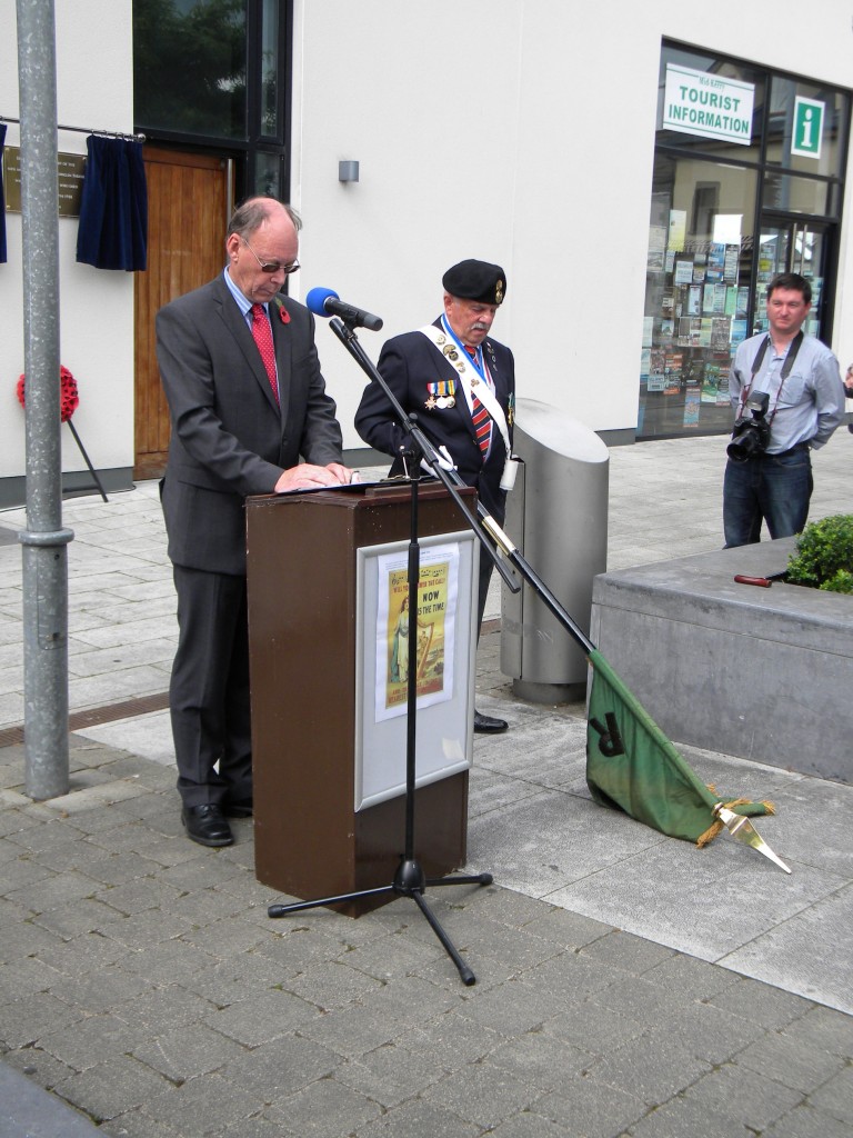 A minute's silence - Lest We Forget.